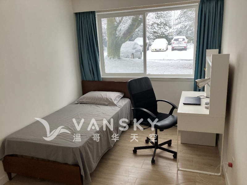 250202115715_Bedroom 1 window.jpg